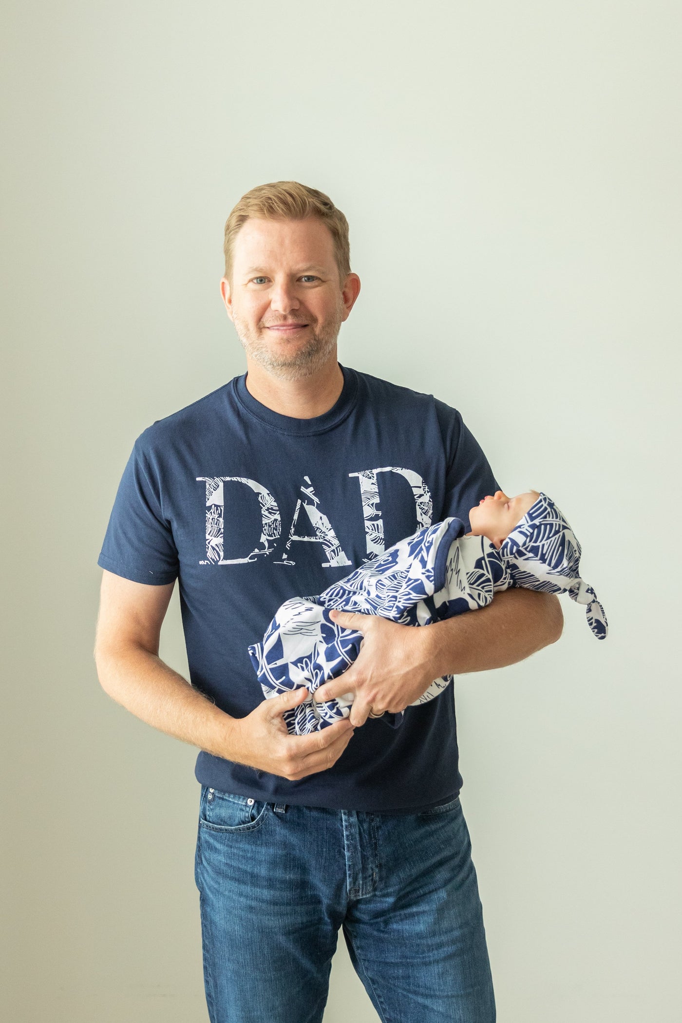 Serra Pregnancy Robe & Swaddle & Dad T Shirt Set