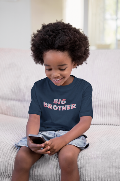Big Brother T-Shirt Mae