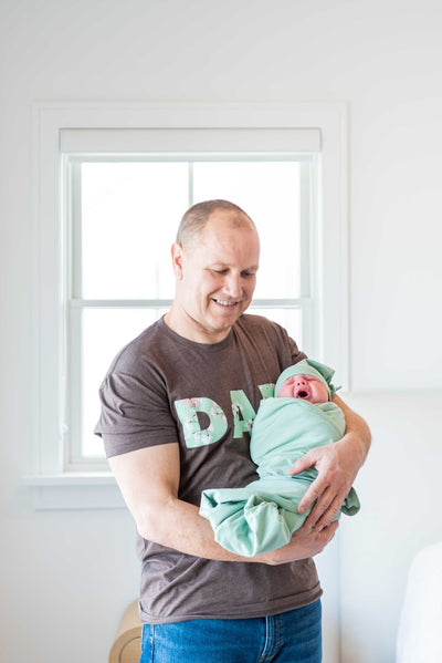 Gia Pregnancy/Postpartum Robe & Sage Green Swaddle & Dad T-Shirt