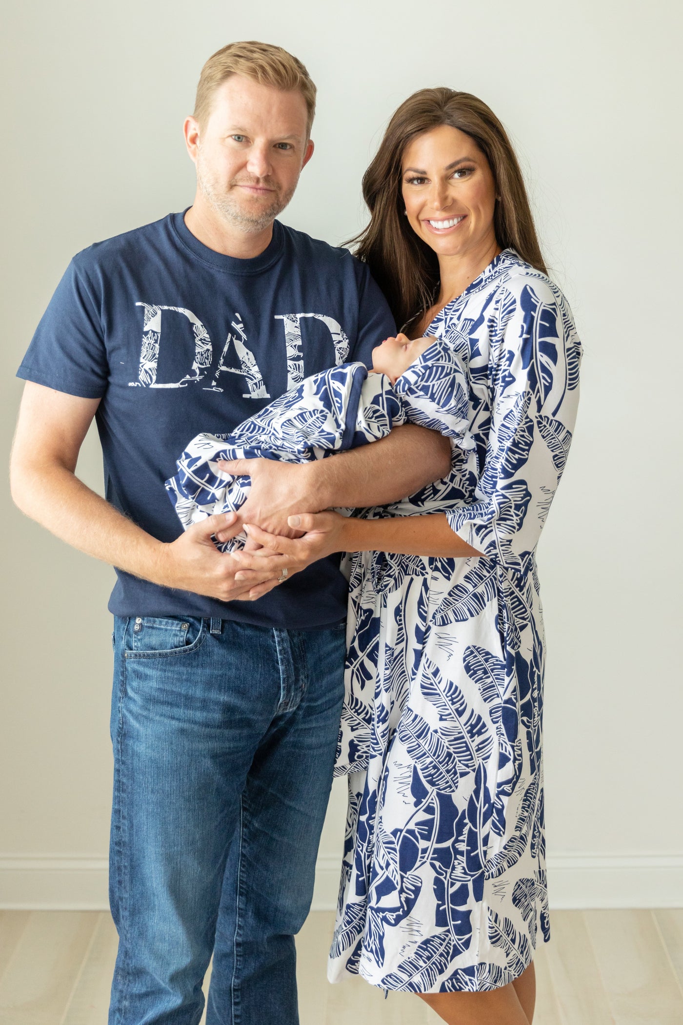 Serra Pregnancy Robe & Swaddle & Dad T Shirt Set