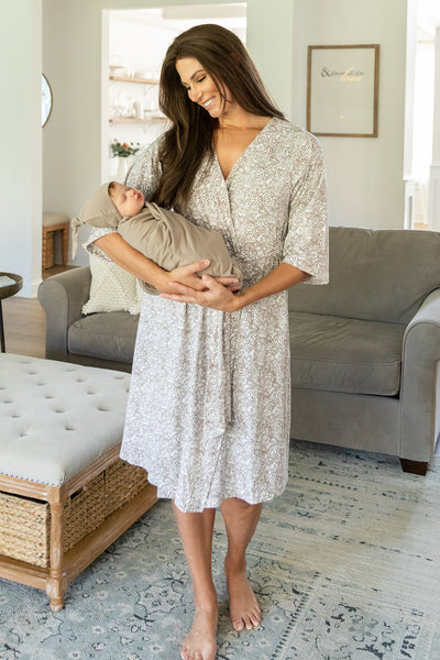 Brooklyn Pregnancy/Postpartum Robe & Taupe Swaddle & Dad T Shirt