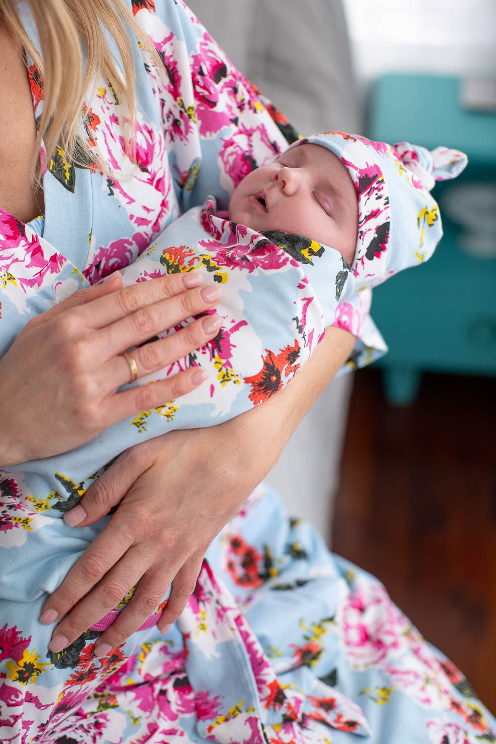 Isla Girl & Mommy Pregnancy/Postpartum Robe & Swaddle Blanket Set