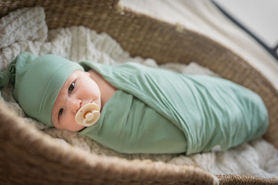 Gia Pregnancy/Postpartum Robe & Sage Green Swaddle & Dad T-Shirt
