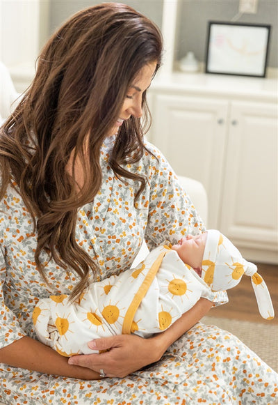 Aspen Pregnancy/Postpartum Robe & Sunshine Swaddle Blanket Set