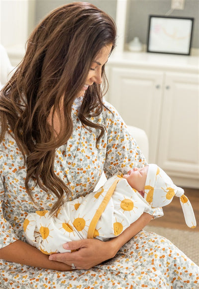 Aspen Pregnancy/Postpartum Robe & Sunshine Swaddle & Dad T Shirt