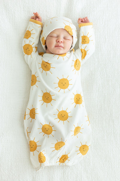 Aspen Robe & Sunshine Baby Gown & Hat Set