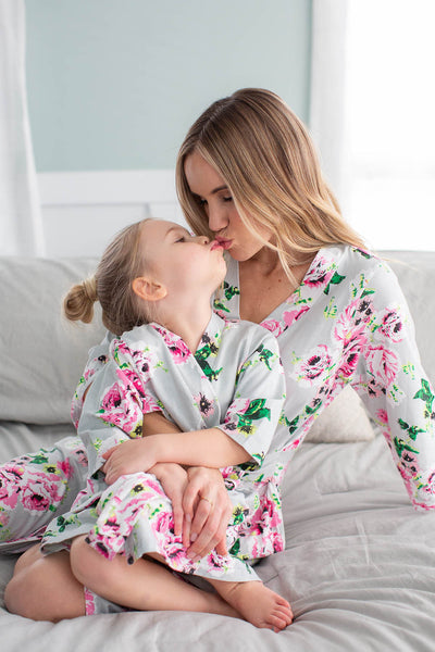 Olivia Mom Pregnancy/Postpartum & Daughter Robe Set