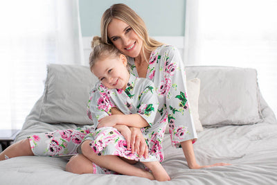 Olivia Mom Pregnancy/Postpartum & Daughter Robe Set