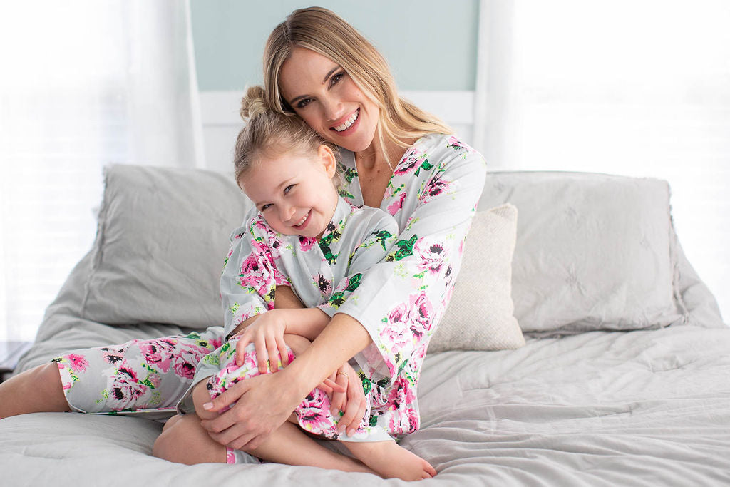 Olivia Mom Pregnancy/Postpartum & Daughter Robe Set